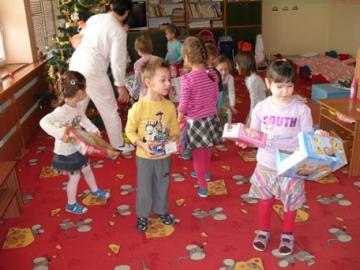 Maláci s darčekmi Maláci s darčekmi