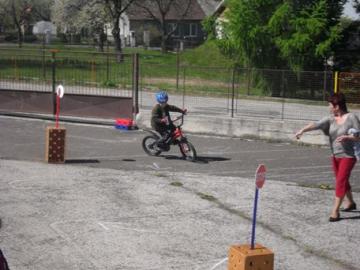Dopravák - jazda, slalom Dopravák - jazda, slalom