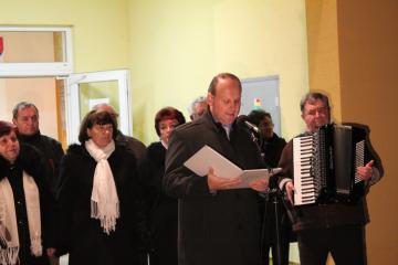 Starosta obce Ing. Ján Daňo prítomných pozdravil a Starosta obce Ing. Ján Daňo prítomných pozdravil a
